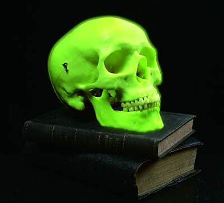 Glow-In-The-Dark-Skull